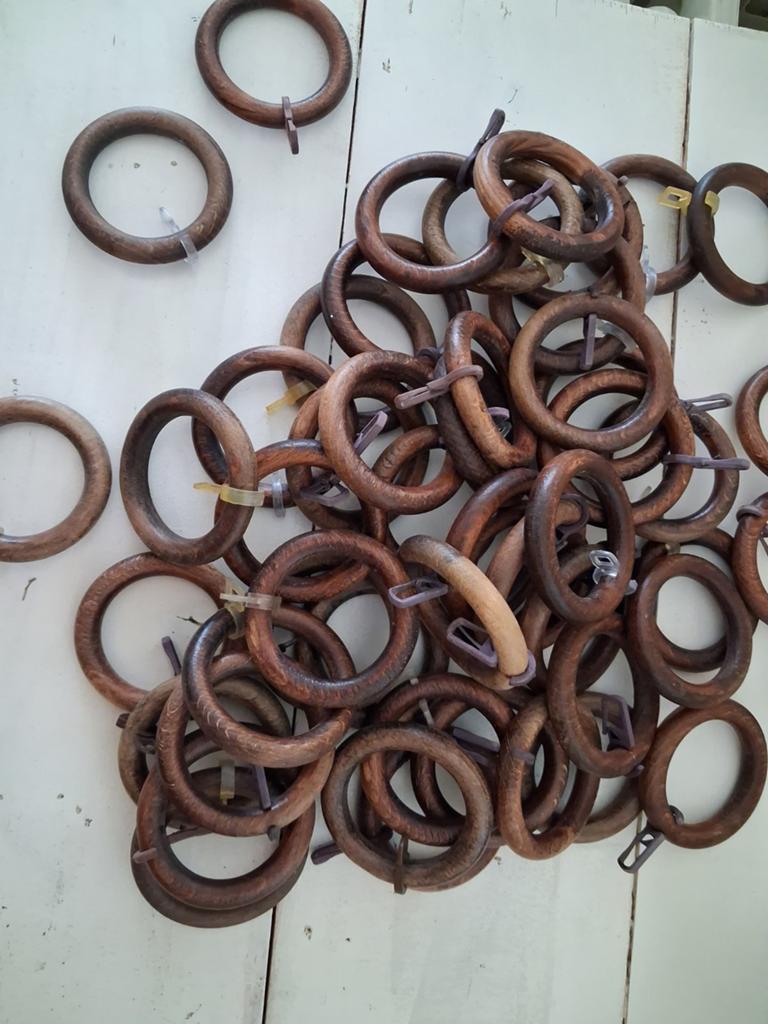 Houten gordijnringen met klem - Set van+/-  50  stuks, Gebruikt, Bruin, Landelijke, Klassieke, Minder dan 100 cm