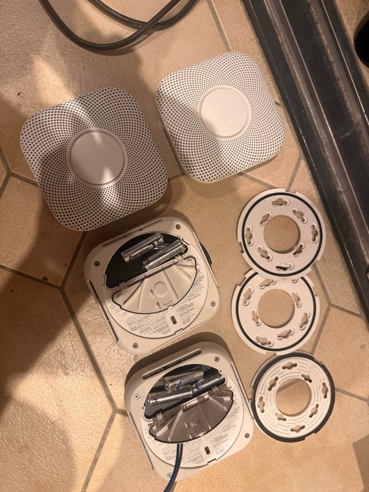 4 Nest Protect rookmelders (1x 2034, 1x 2028, 2x verlopen), Ophalen of Verzenden, Gebruikt, Wit, Kunststof