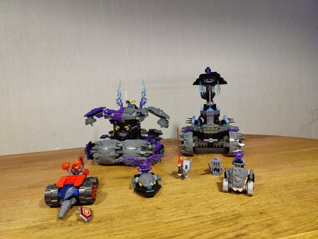 Lego Nexo Knights 70352 Jestro's Headquarters, Kinderen en Baby's, Gebruikt, Lego, Ophalen of Verzenden, Complete set