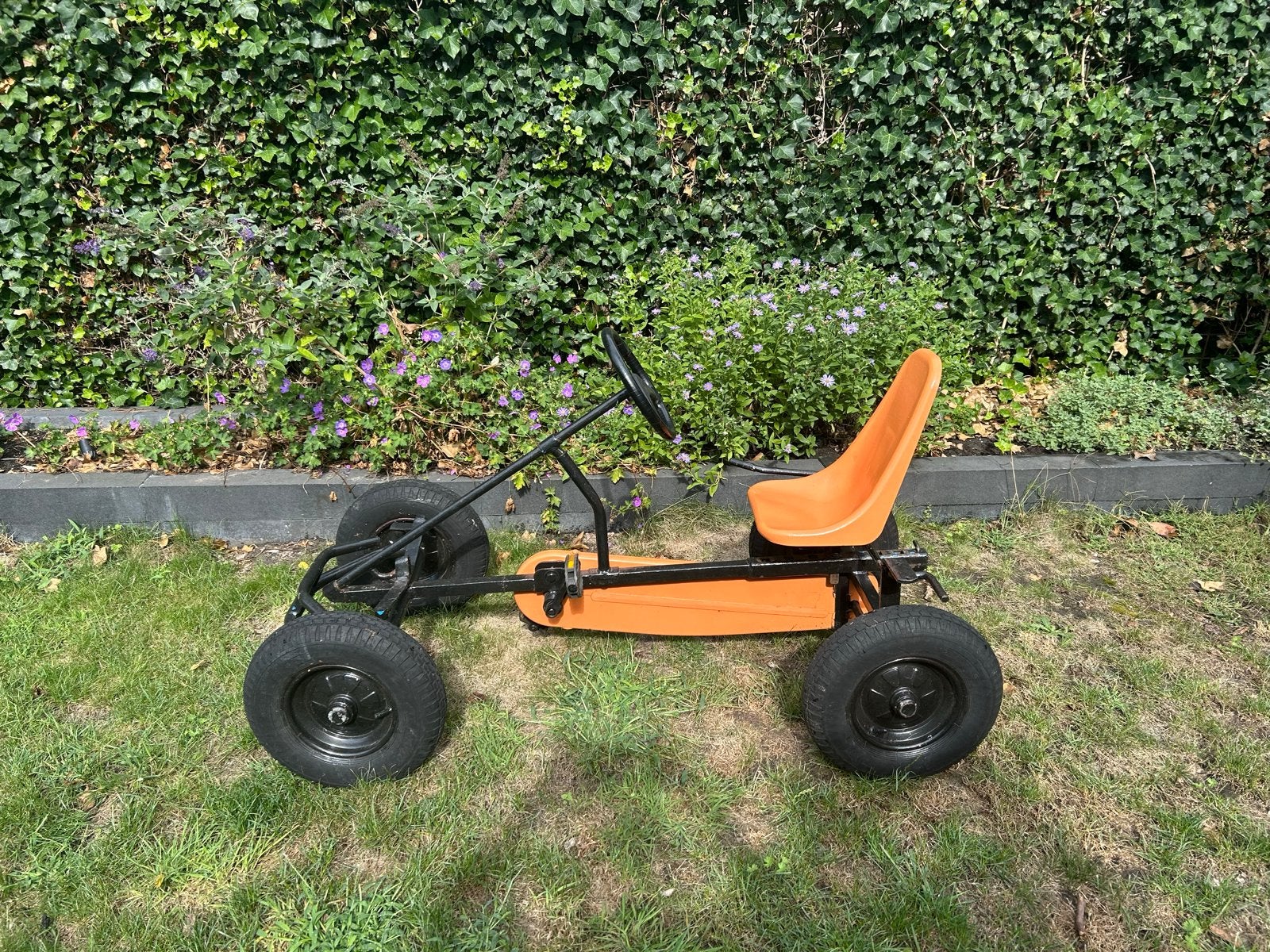 Stoere Berger XL skelter voor urenlang speelplezier, Ophalen, Gebruikt, Trapvoertuig