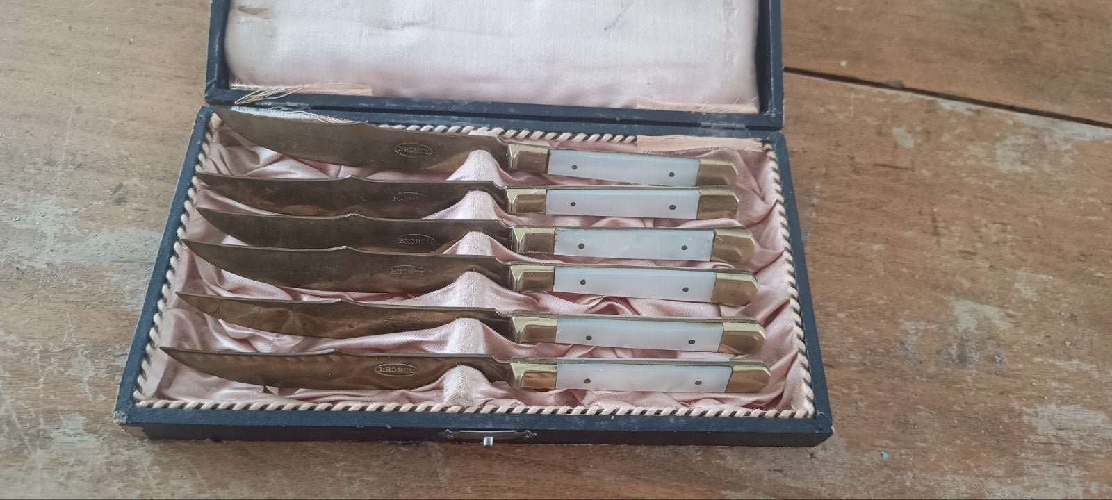 Vintage bestekset in doos - 6 steakmessen, Ophalen of Verzenden