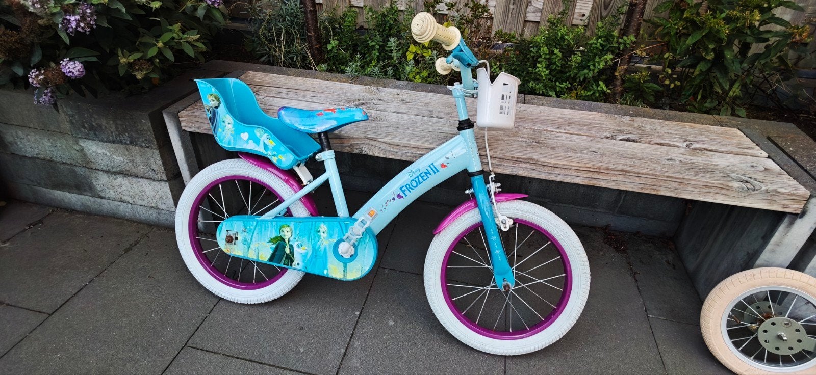 Frozen 2 kinderfiets 16 inch met zijwieltjes, Fietsen en Brommers, Fietsen | Kinderfietsjes, Ophalen, Zijwieltjes, Velgrem, Disney Frozen