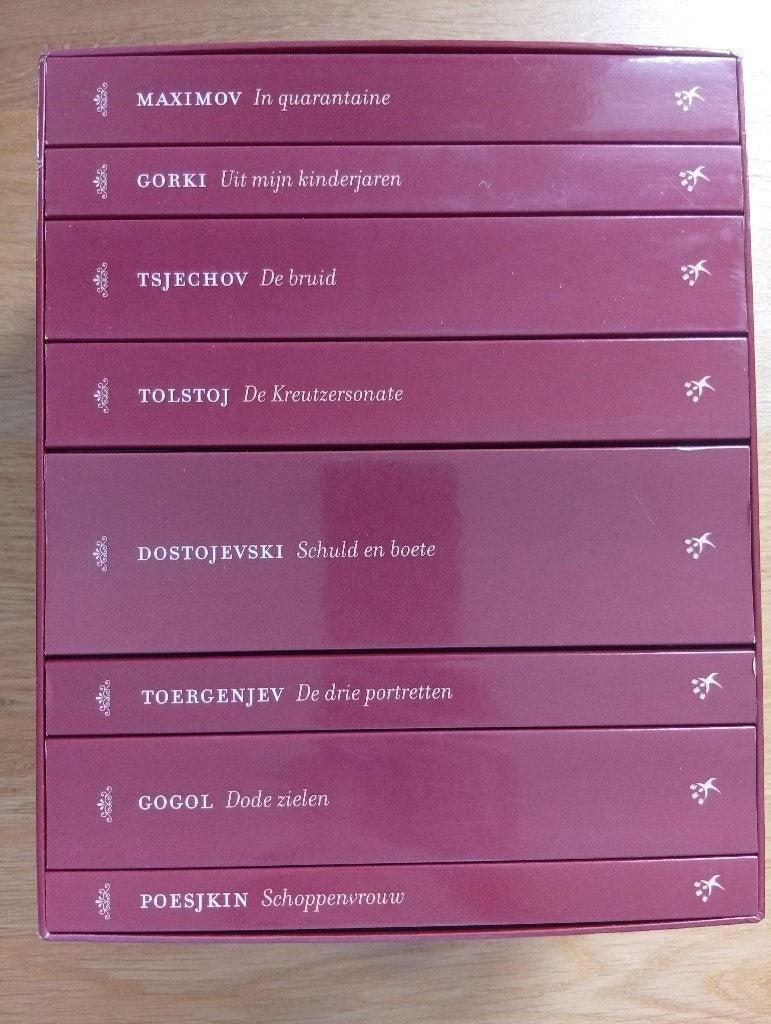 Russische Meesterwerken - cassette met 8 boeken, Boeken, Ophalen of Verzenden, Zo goed als nieuw, Diverse auteurs, Europa overig