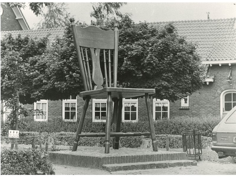 Oirschotse stoel 4 stoelen Oirschot met tafel eikenhout, Huis en Inrichting, Ophalen, Gebruikt, Bruin, Vier