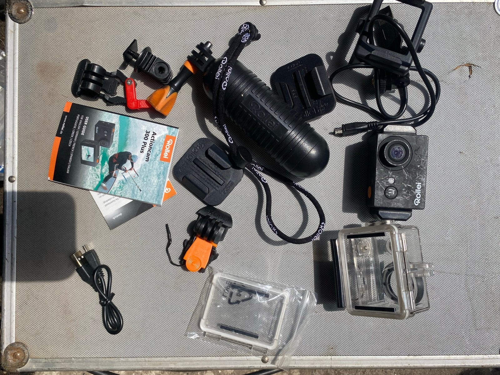Rollei Actioncam 300 Plus met accessoires, Ophalen, Gebruikt, Rollei