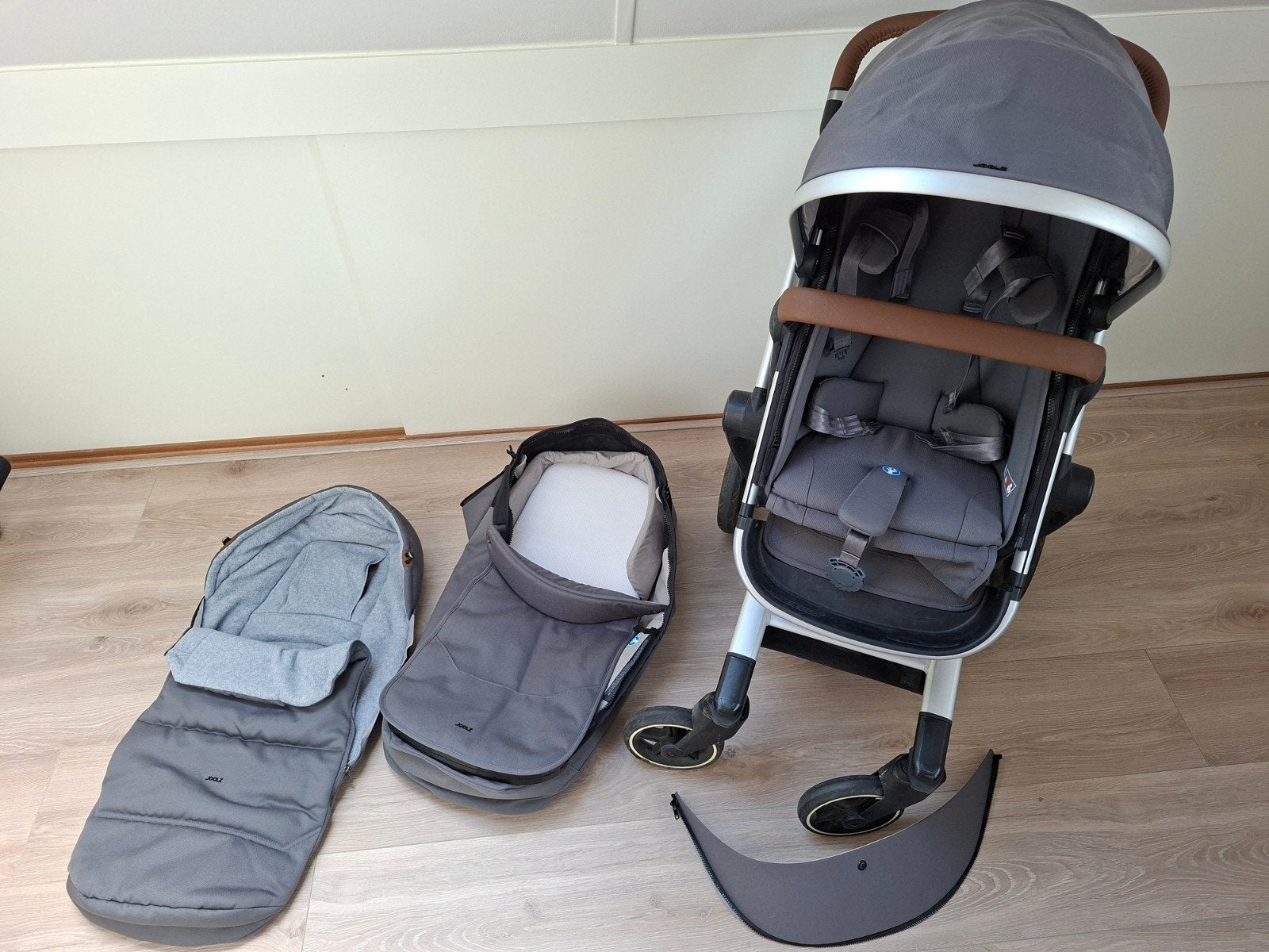 Joolz Day+ grijze kinderwagen met wieg en zitje + warmtezak, Gebruikt, Verstelbare duwstang, Ophalen, Kinderwagen