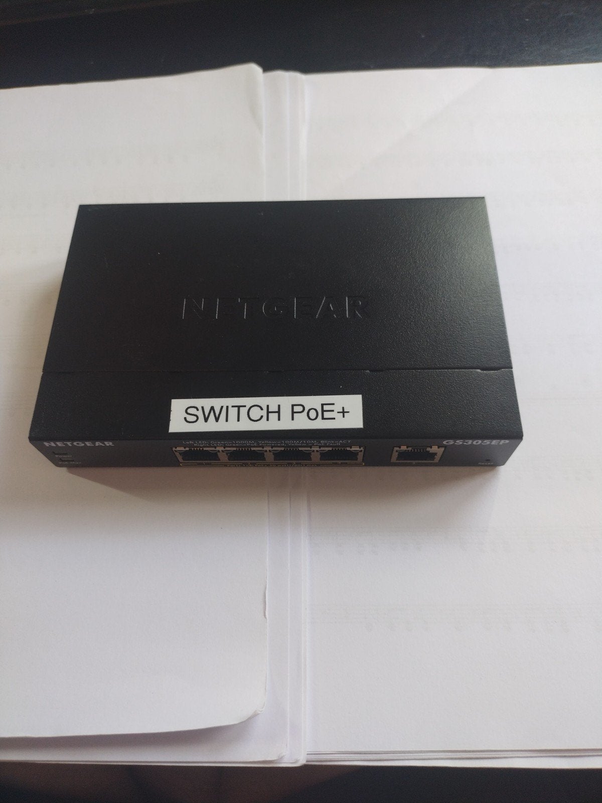 Netgear GS305EP 5-poorts PoE+ gigabit switch (managed), Computers en Software, Netwerk switches, Ophalen of Verzenden, Gebruikt