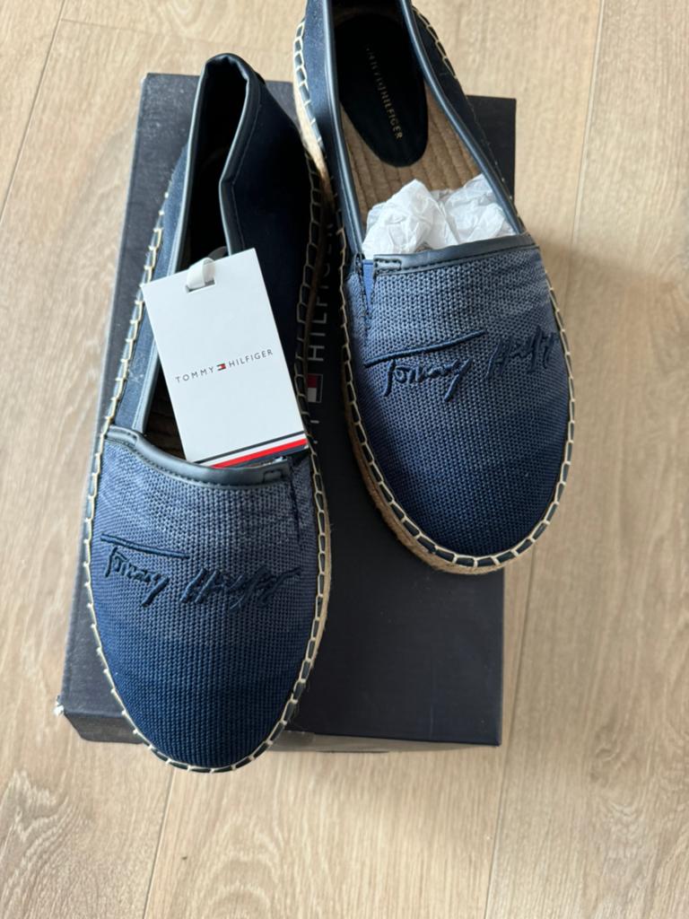 NW Tommy Hilfiger espadrilles maat 39 kleur desert sky, Kleding | Heren, Schoenen, Ophalen, Zo goed als nieuw, Overige kleuren