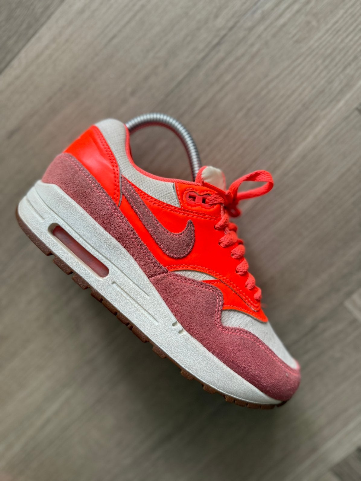 Nike air max 1 vintage bright mango 36.5, Ophalen of Verzenden, Zo goed als nieuw, Sneakers of Gympen
