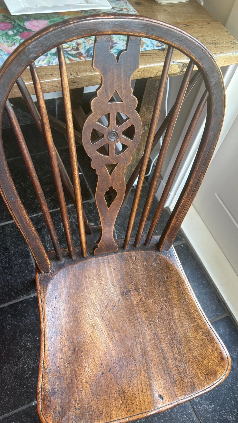 Windsor antieke stoelen, Ophalen