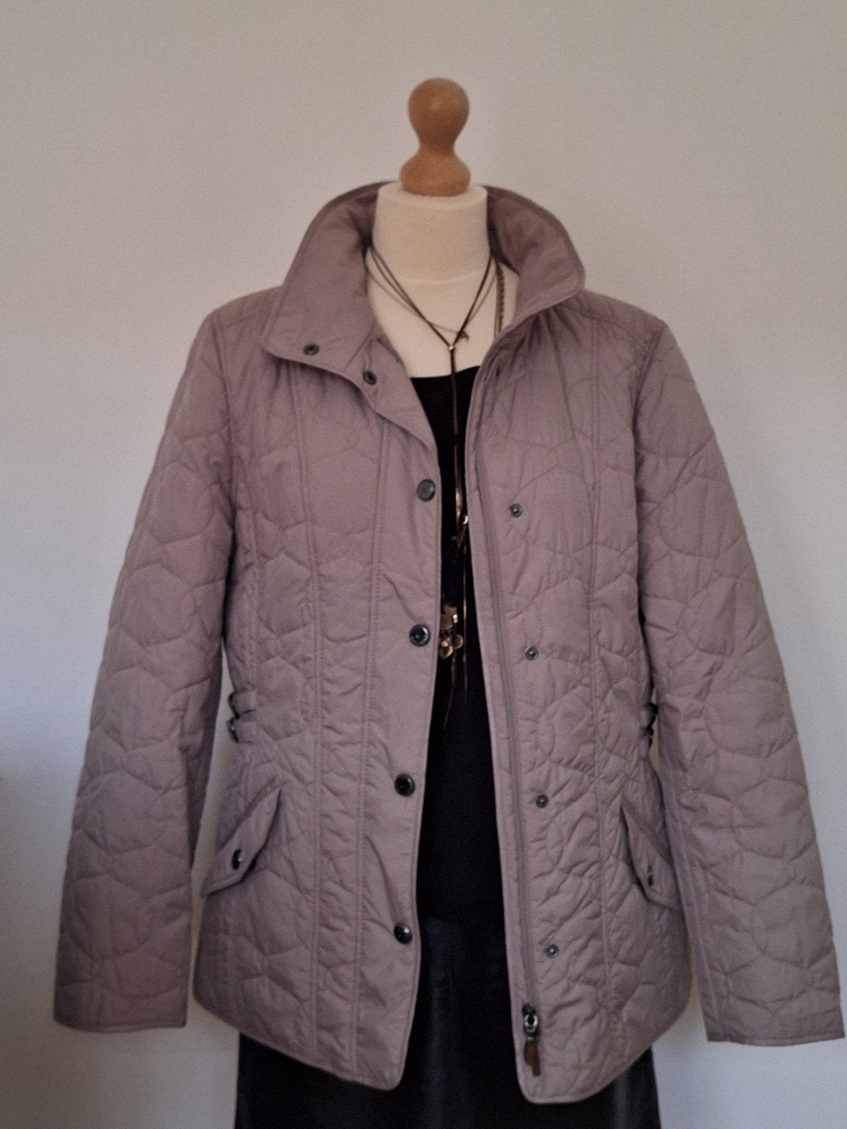 Fijne lichtgewichtjas van Gerry Weber, Maat 38/40 (M), Bruin, Nieuw, Ophalen of Verzenden