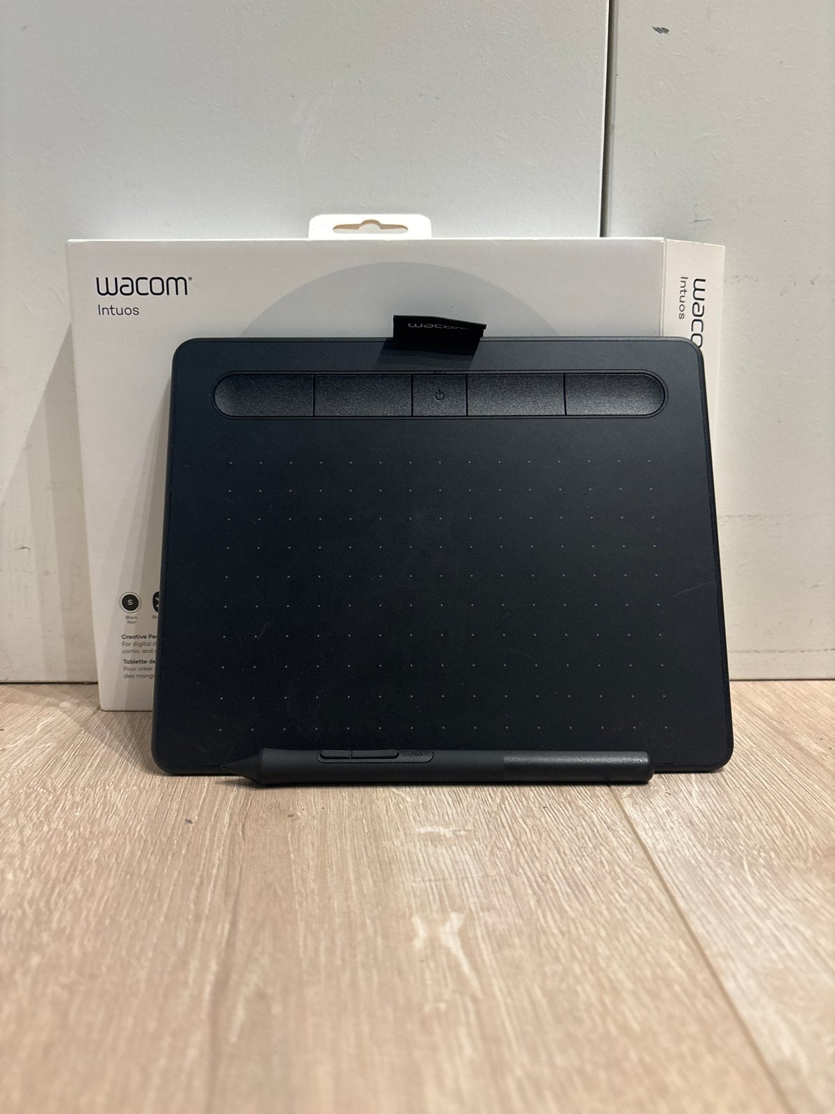 Wacom Intuos tekentablet - Zo goed als nieuw, Computers en Software, Ophalen of Verzenden, Zo goed als nieuw, Draadloos