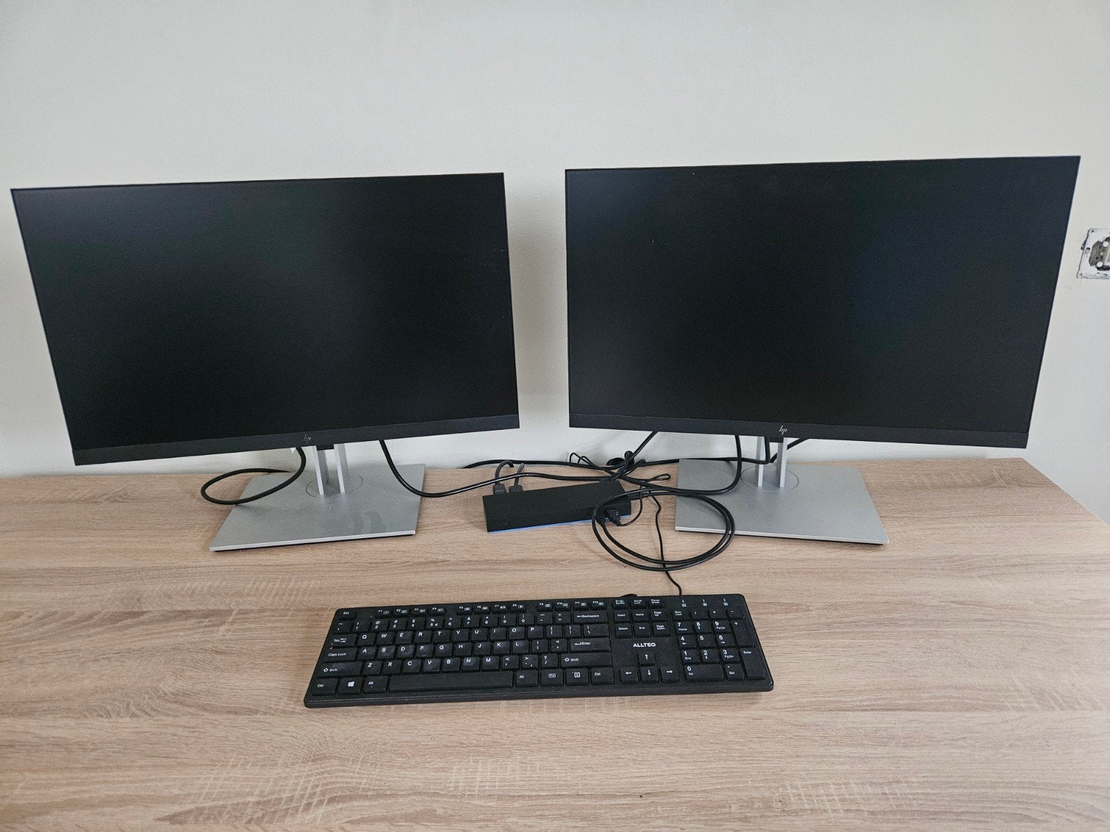 Dual set monitor + usb-c dock, Ophalen, IPS, Full HD, Zo goed als nieuw
