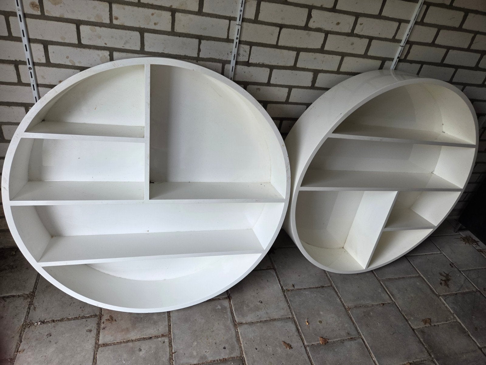 Set van 2 ronde witte boekenrekken/wandplanken, Ophalen, Gebruikt, 100 tot 150 cm, 100 tot 150 cm