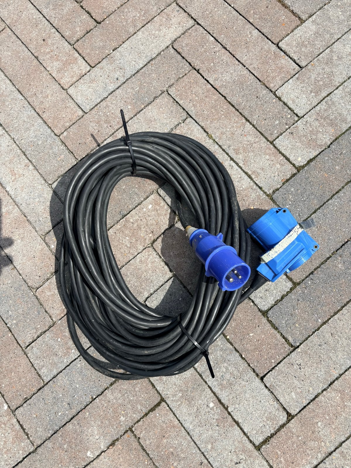 Camping kabel 25 meter met haakse contrastekker, Ophalen, Gebruikt