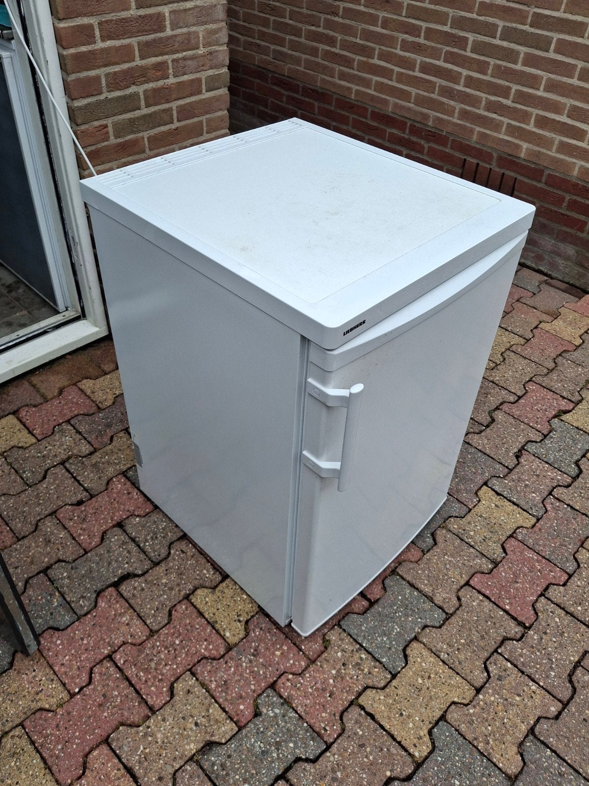 Liebherr koelkast - koelt niet, nette staat, 85 tot 120 cm, Zonder vriesvak, 100 tot 150 liter, Ophalen of Verzenden