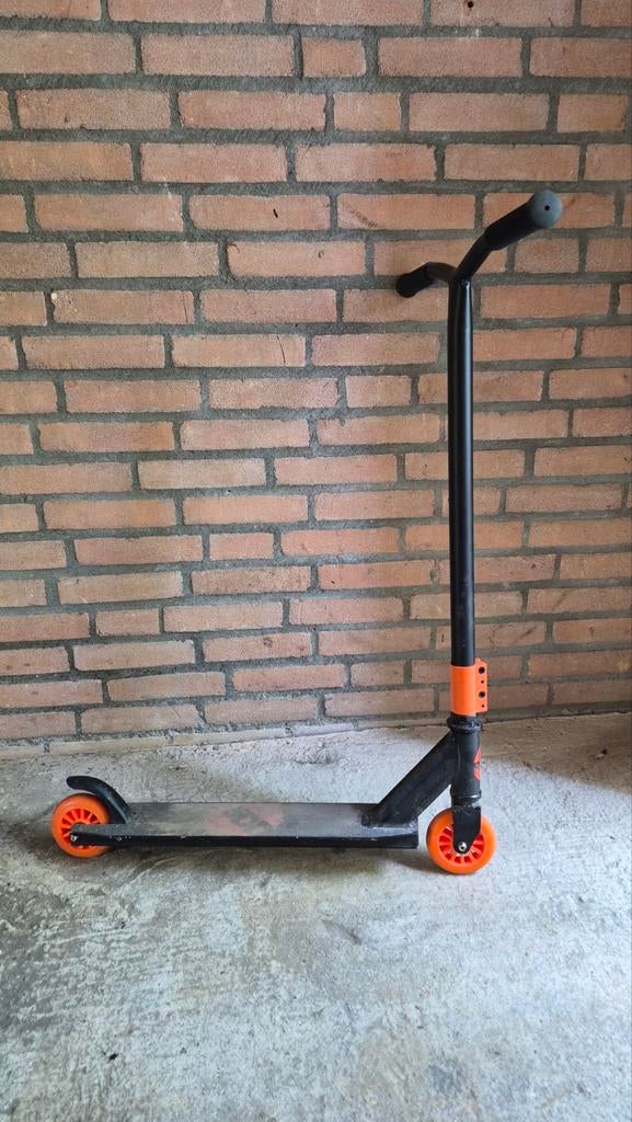 Stuntstep zwart/oranje - Gebruikt, Fietsen en Brommers, Steps, Gebruikt, Gewone step, Ophalen