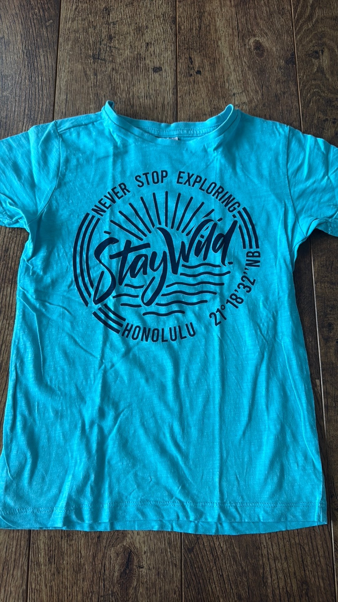 Blauw Tshirt met tekst 122, Ophalen of Verzenden, Zo goed als nieuw, Jongen, Shirt of Longsleeve