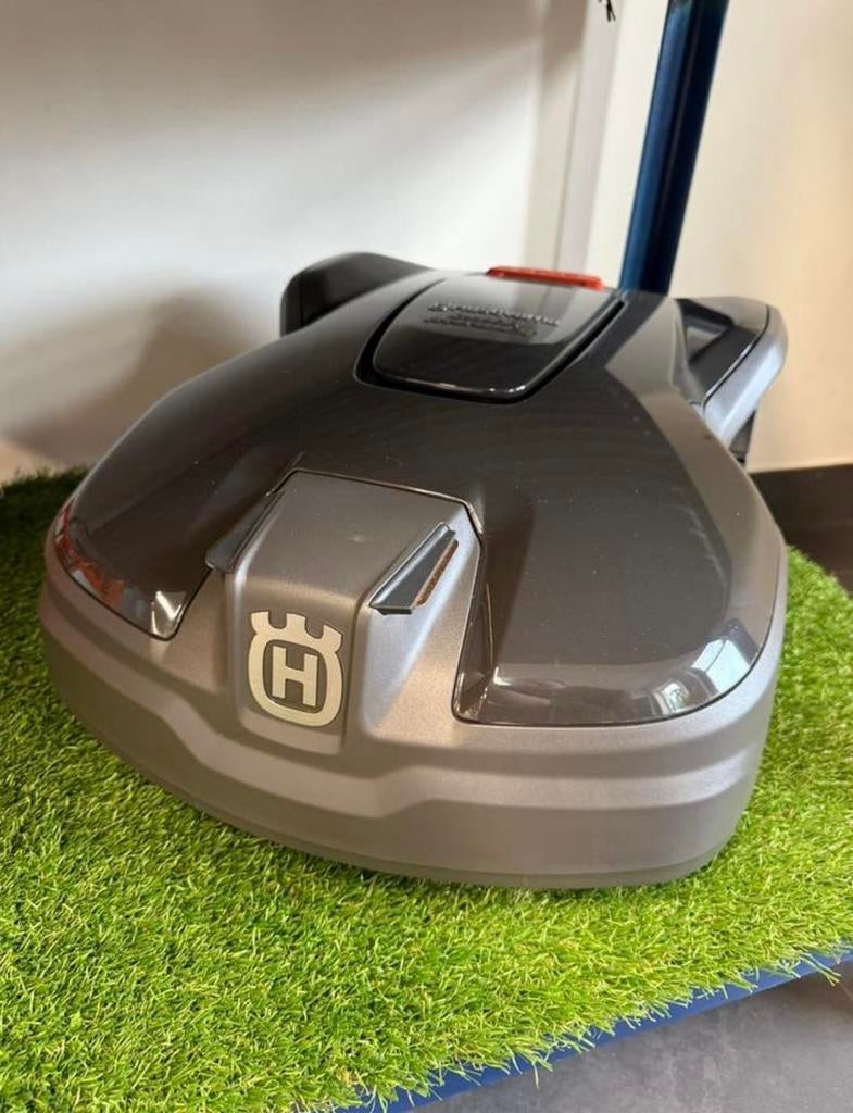 Nieuw Husqvarna 310 met huisje en 2 jaar garantie, Ophalen, Zo goed als nieuw, 50 cm of meer