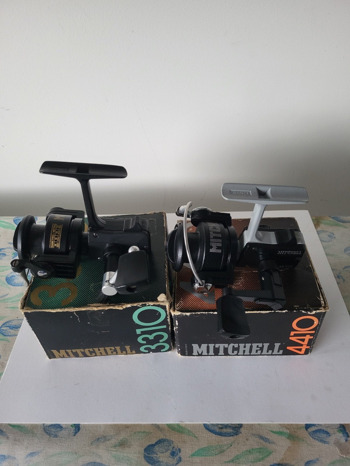Mitchell 3310 en 4410., Watersport en Boten, Hengelsport | Karpervissen, Zo goed als nieuw, Molen, Ophalen of Verzenden