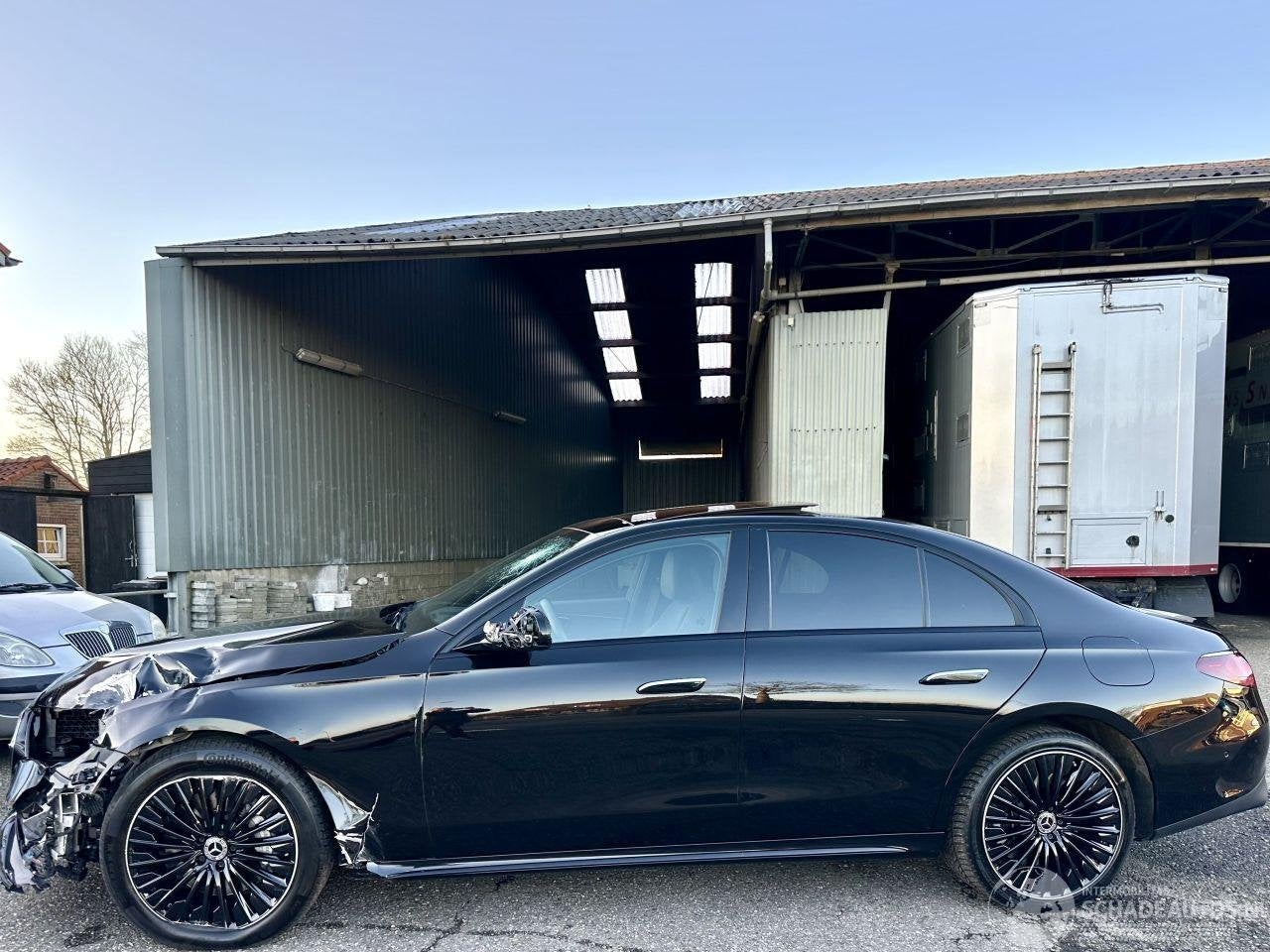 Mercedes-Benz E-Klasse 300e Hybrid 268pk aut + f1 AMG-Line -, Auto diversen, Schadeauto's, Automaat, Zwart, Mercedes-Benz, Hybride Elektrisch/Benzine