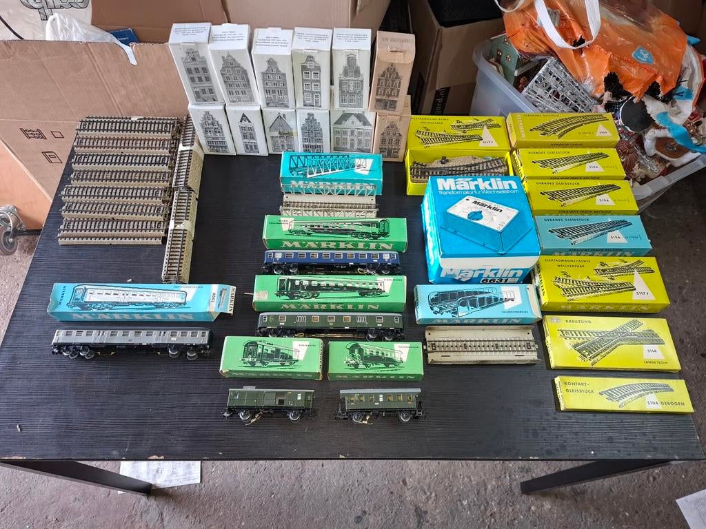 Grote partij Märklin H0 modeltrein rails en toebehoren, Treinen, Nieuw, Ophalen of Verzenden, Partij