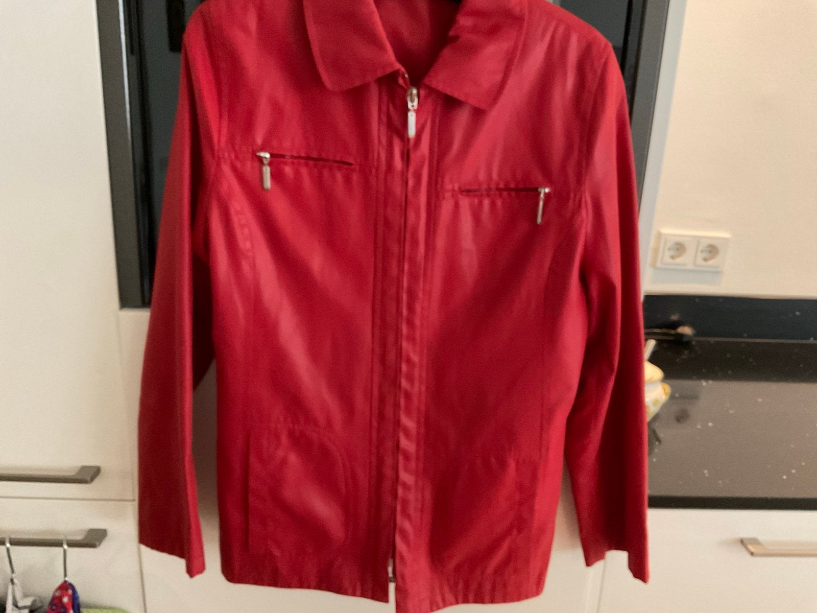 Sportief vrolijk rood dames/meisjes jasje met vele zakjes, Kleding | Dames, Jassen | Zomer, Zo goed als nieuw, Maat 38/40 (M)