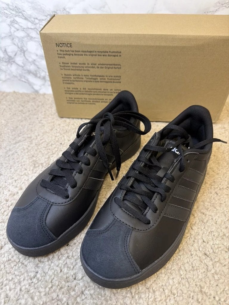 adidas Mercedes Petronas Court Base sneakers zwart maat 38, Hoogoorddreef 9a, 1101 BA Amsterdam, Nieuw, Sneakers of Gympen, Verzenden