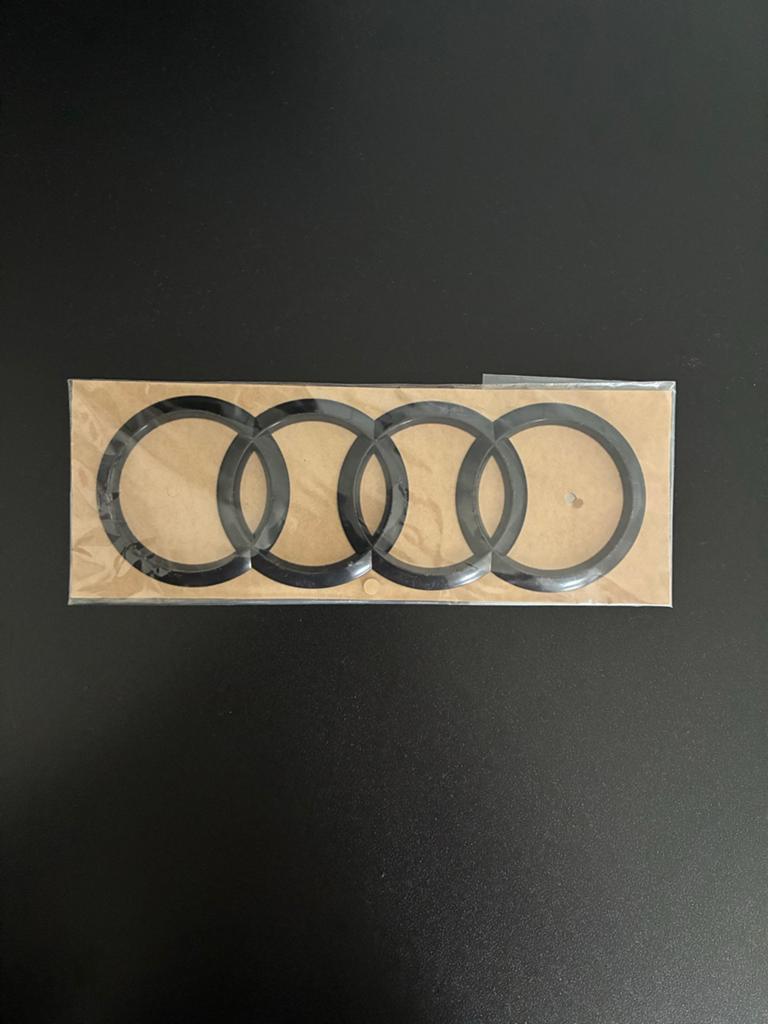 Audi Ringen Hoogglans Zwart Achterzijde A3/S3 2021+ Sportbac, Nieuw, Achter, Bumper, Audi