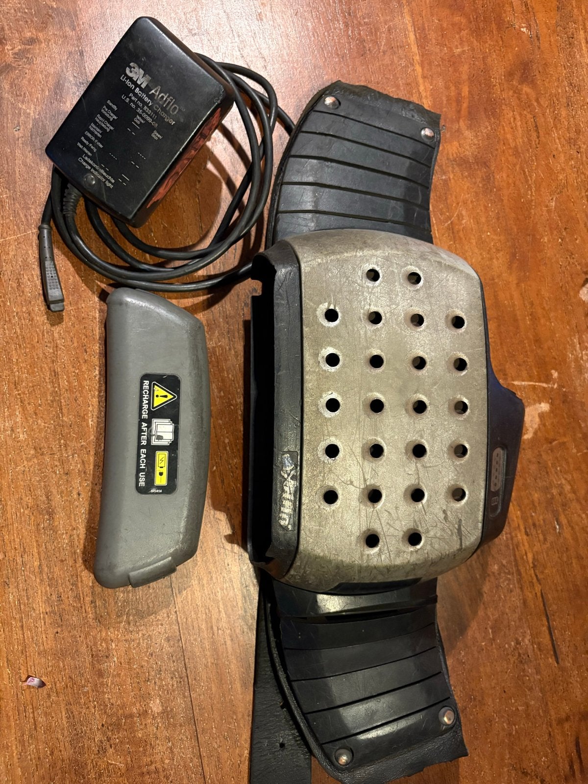 3M Adflo verse lucht toevoer met accu en lader, Doe-het-zelf en Verbouw, Adembescherming, Ophalen of Verzenden, Gebruikt, Accessoires