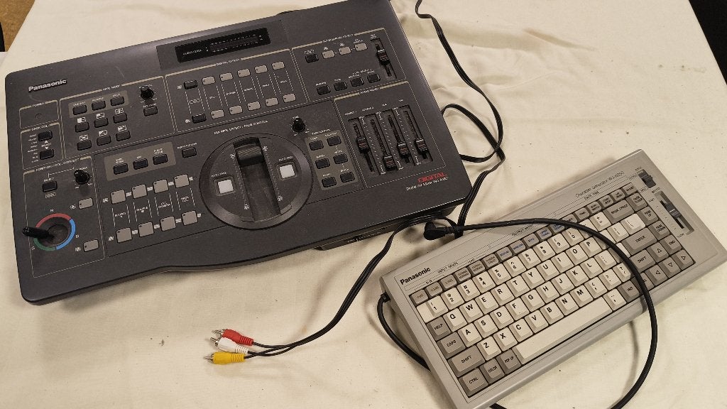 Panasonic WJ-AVE7 videomixer met WJ-KB50, Muziek en Instrumenten, Mengpanelen, Ophalen of Verzenden, Gebruikt, Minder dan 5 kanalen