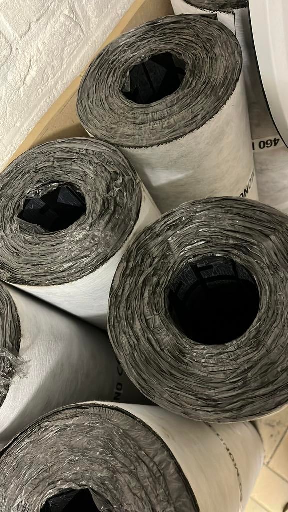 Onderlaag 16.5 meter (6 rollen) bitu plus 460, Overige materialen, Zwart, Nieuw, Ophalen of Verzenden