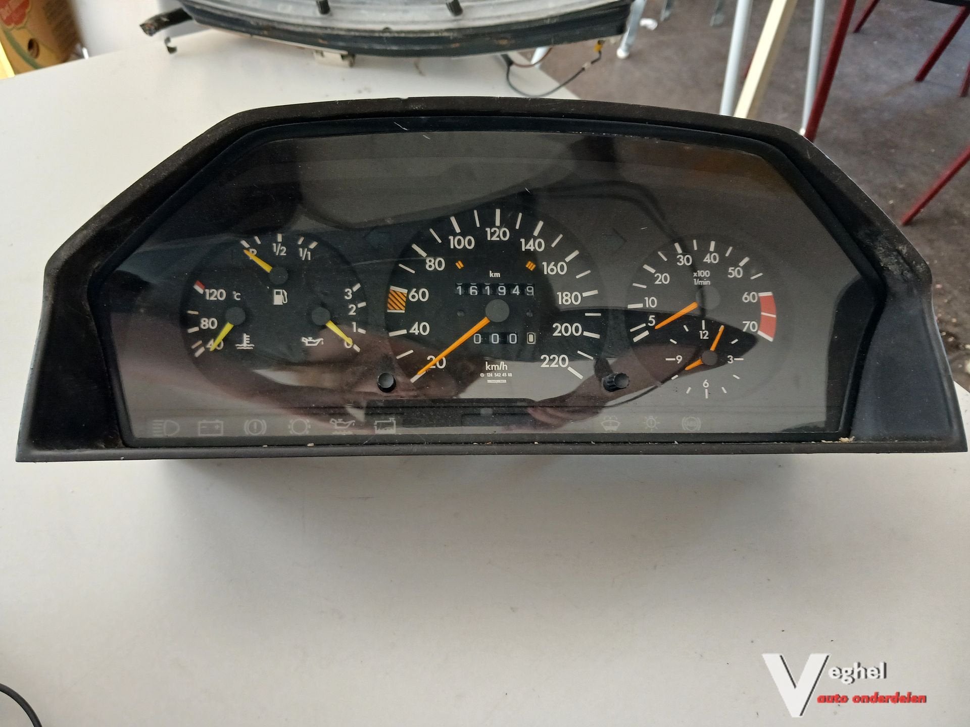 MB W124 benzine KM Tellerklok '92