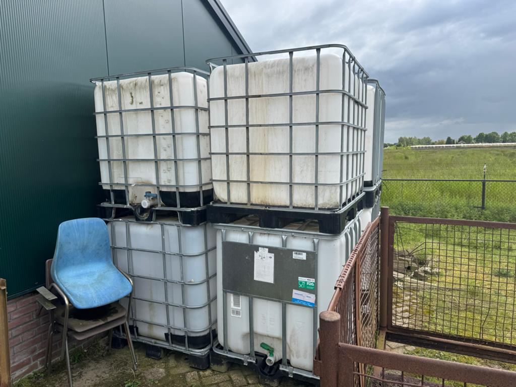 IBC Vaten - €50 per stuk of alle 8 voor 300, Doe-het-zelf en Verbouw, Ophalen, 100 cm of meer, 60 cm of meer, 50 cm of meer