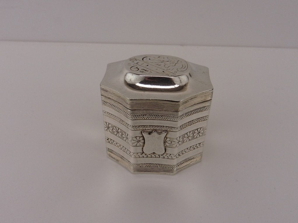 Zilveren lodereindoosje                                  Z45, Antiek en Kunst, Ophalen of Verzenden, Zilver