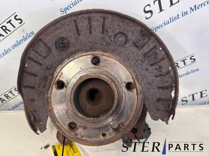 Fusee links-voor van een Mercedes Vito, Auto-onderdelen, Gebruikt, -, Ophalen of Verzenden, -
