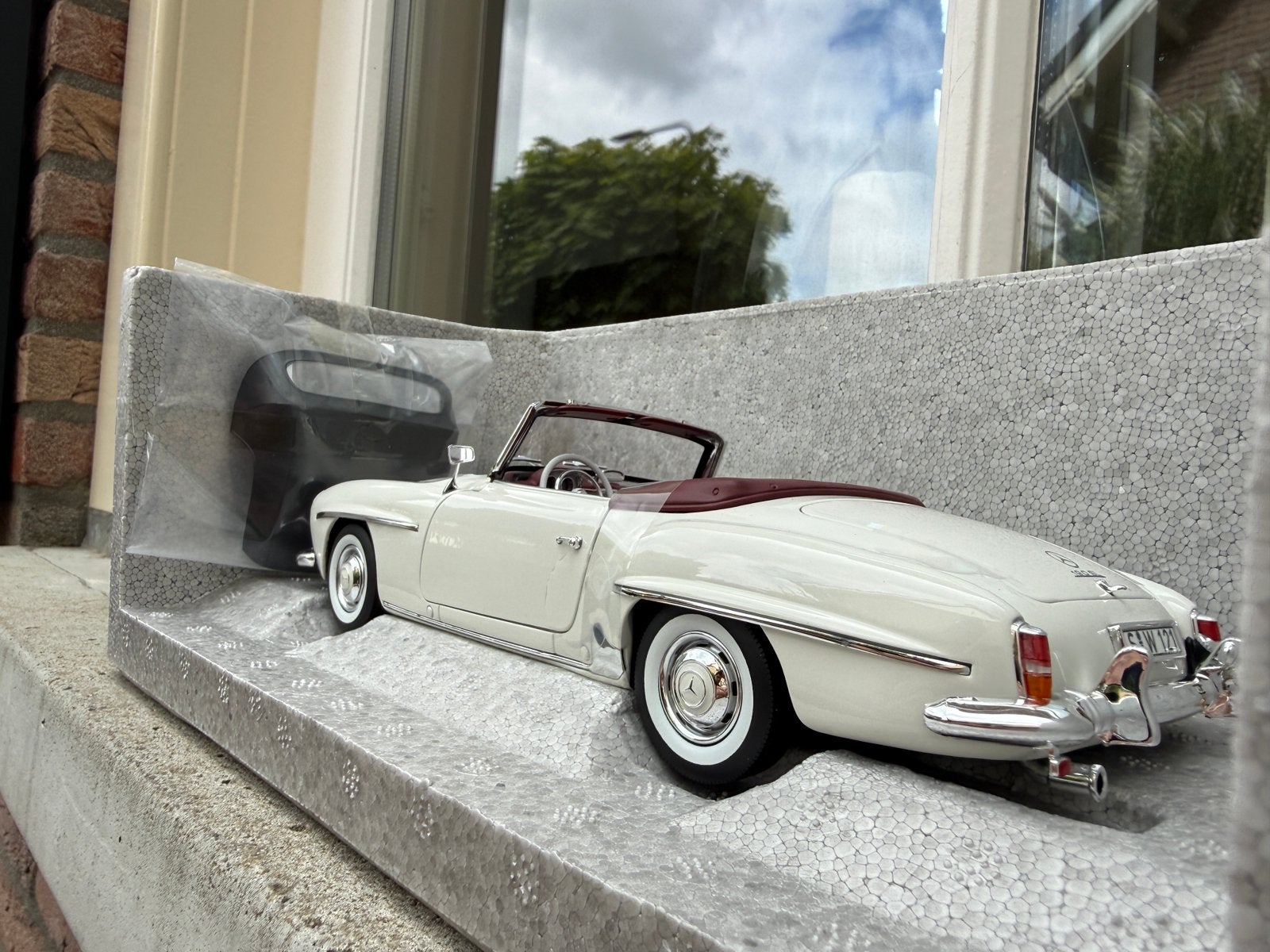 1:18 Mercedes 190 SL Roadster W121 witgrijs 1955 Norev, Auto, Norev, 70-72 Av. de Bohlen, Vaulx-en-Velin, 69120, France, Norev