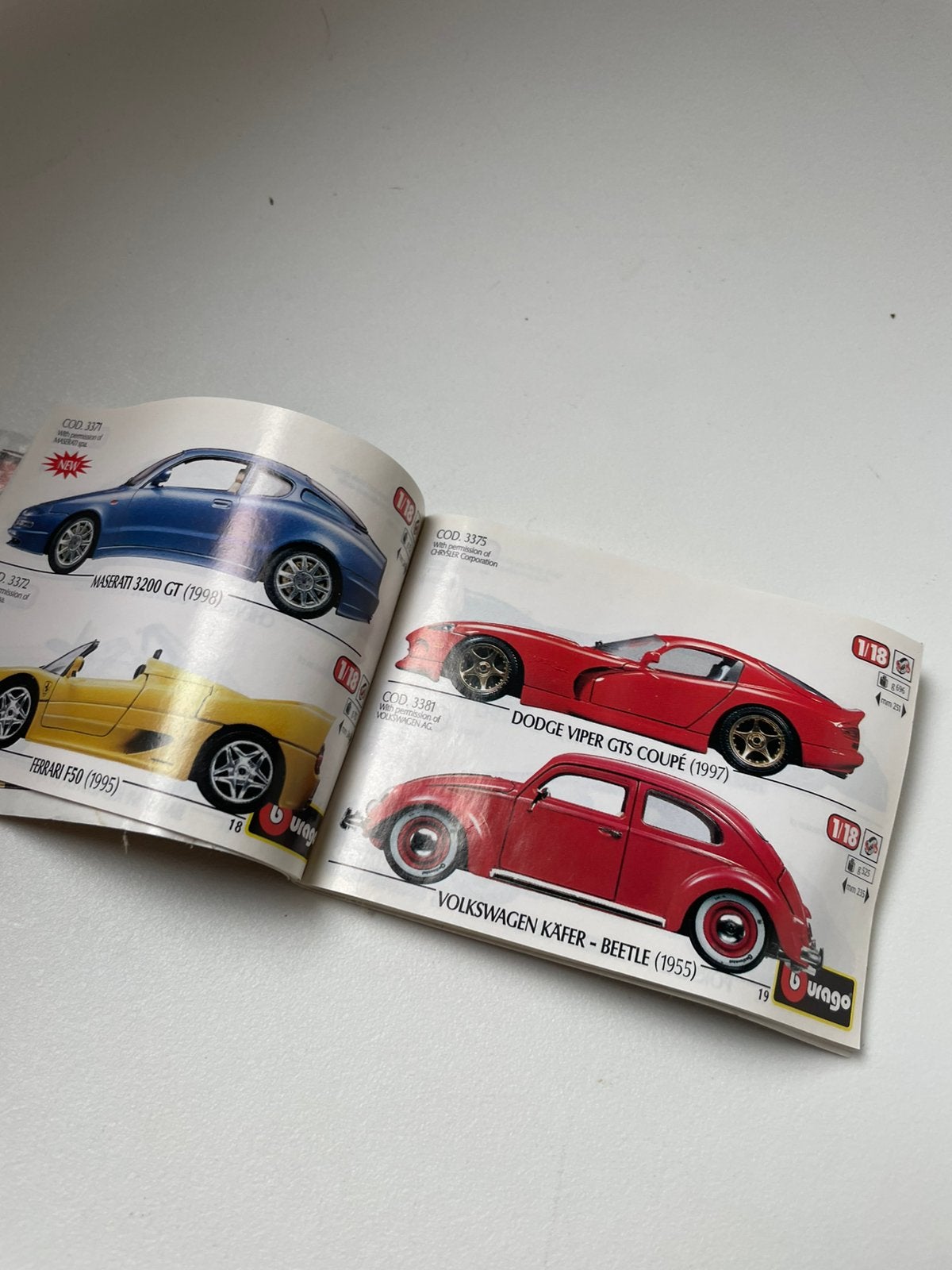 catalogus Bburago 25 jaar 1999 brochure 1/43 , 1/24 , 1/18, Ophalen of Verzenden, Gebruikt, Auto