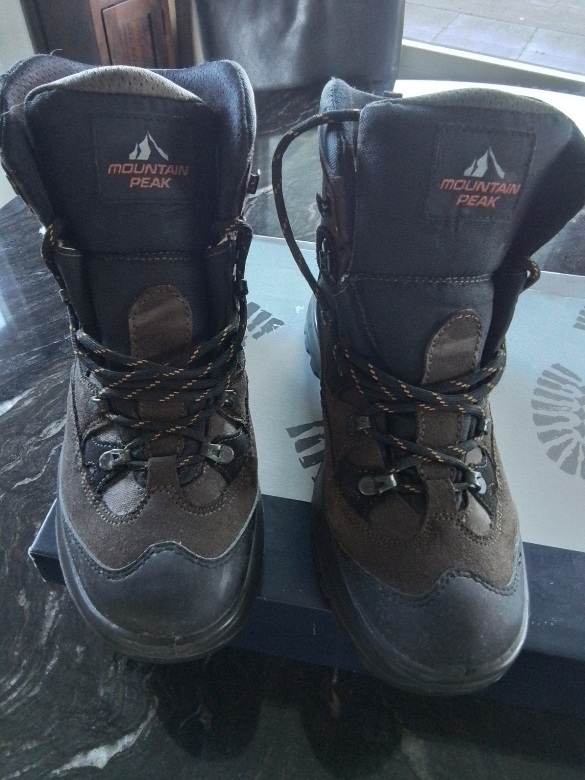WANDELSCHOENEN  MOUNTAIN PEAK   maat 42  hoog, Ophalen, Bruin, Zo goed als nieuw, Mountain Peak