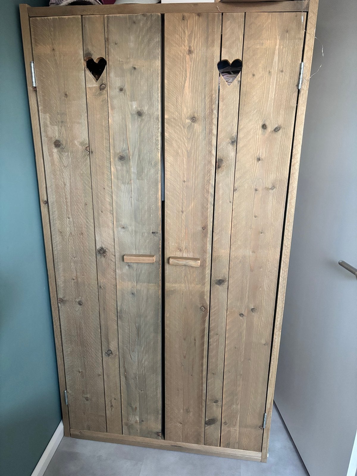Steigerhouten kledingkast met hartjes, 190x100x55 cm, Ophalen, Gebruikt, 50 tot 100 cm, 150 tot 200 cm