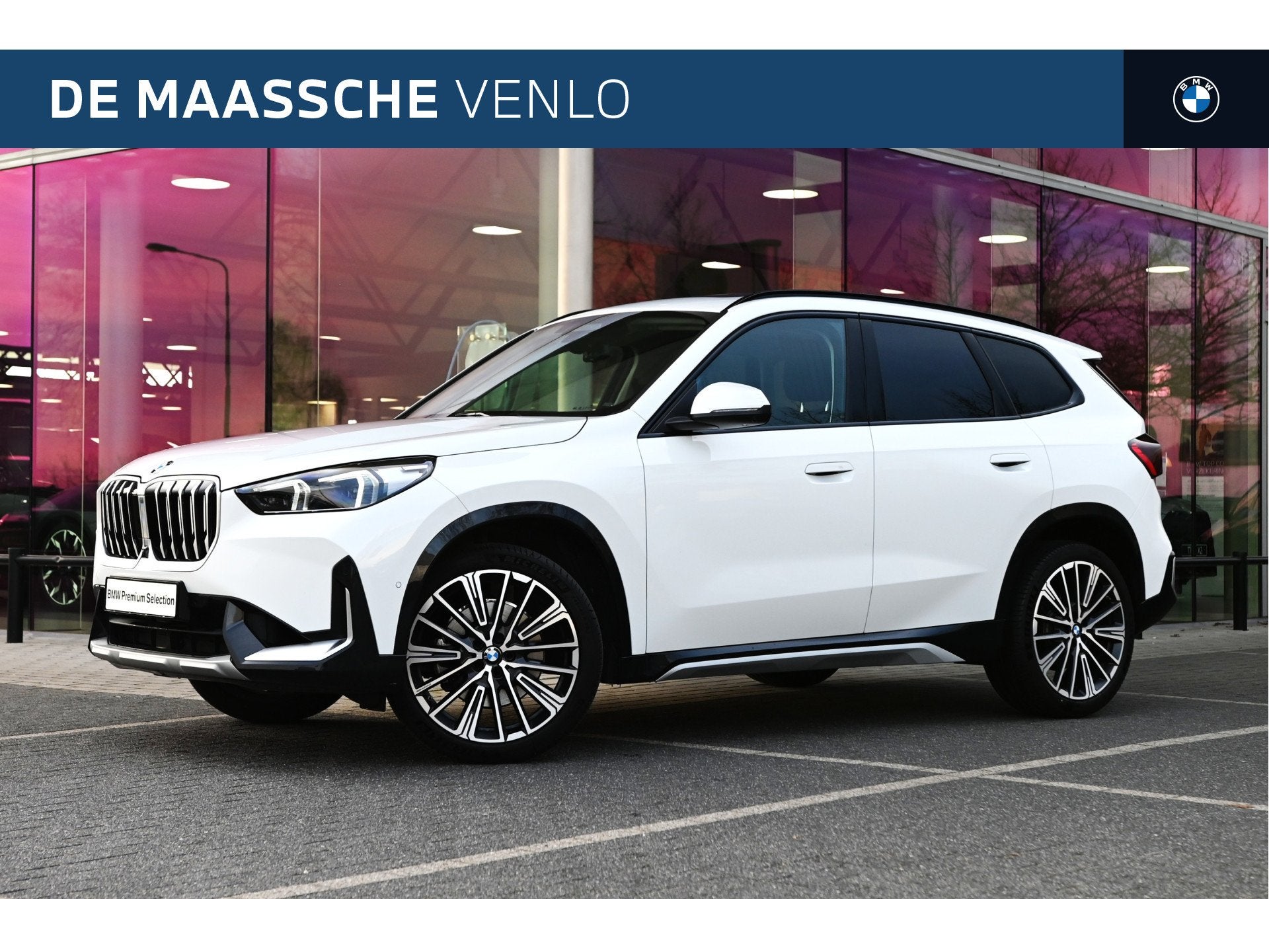 BMW X1 xDrive23i High Executive xLine Automaat / Panoramadak