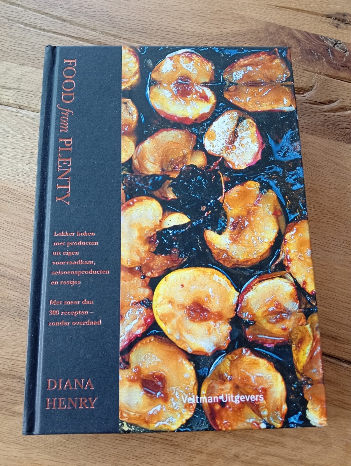 Food from Plenty - Diana Henry kookboek, Boeken, Voorgerechten en Soepen, Ophalen of Verzenden, Zo goed als nieuw, Gezond koken