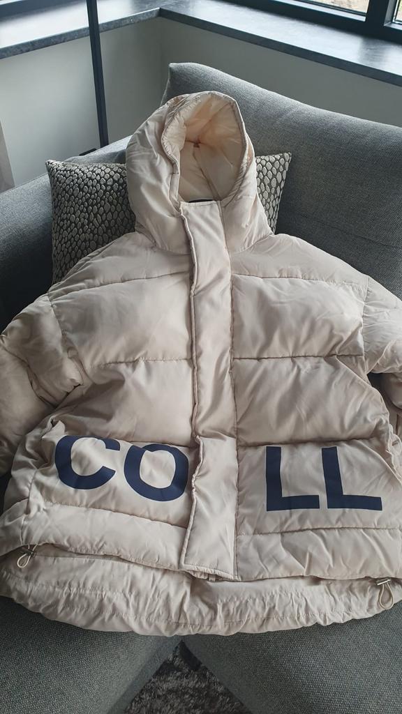 Collusion oversized gewatteerde jas met capuchon - Maat M, Kleding | Dames, Jassen | Winter, Gedragen, Maat 38/40 (M), Beige, Ophalen of Verzenden