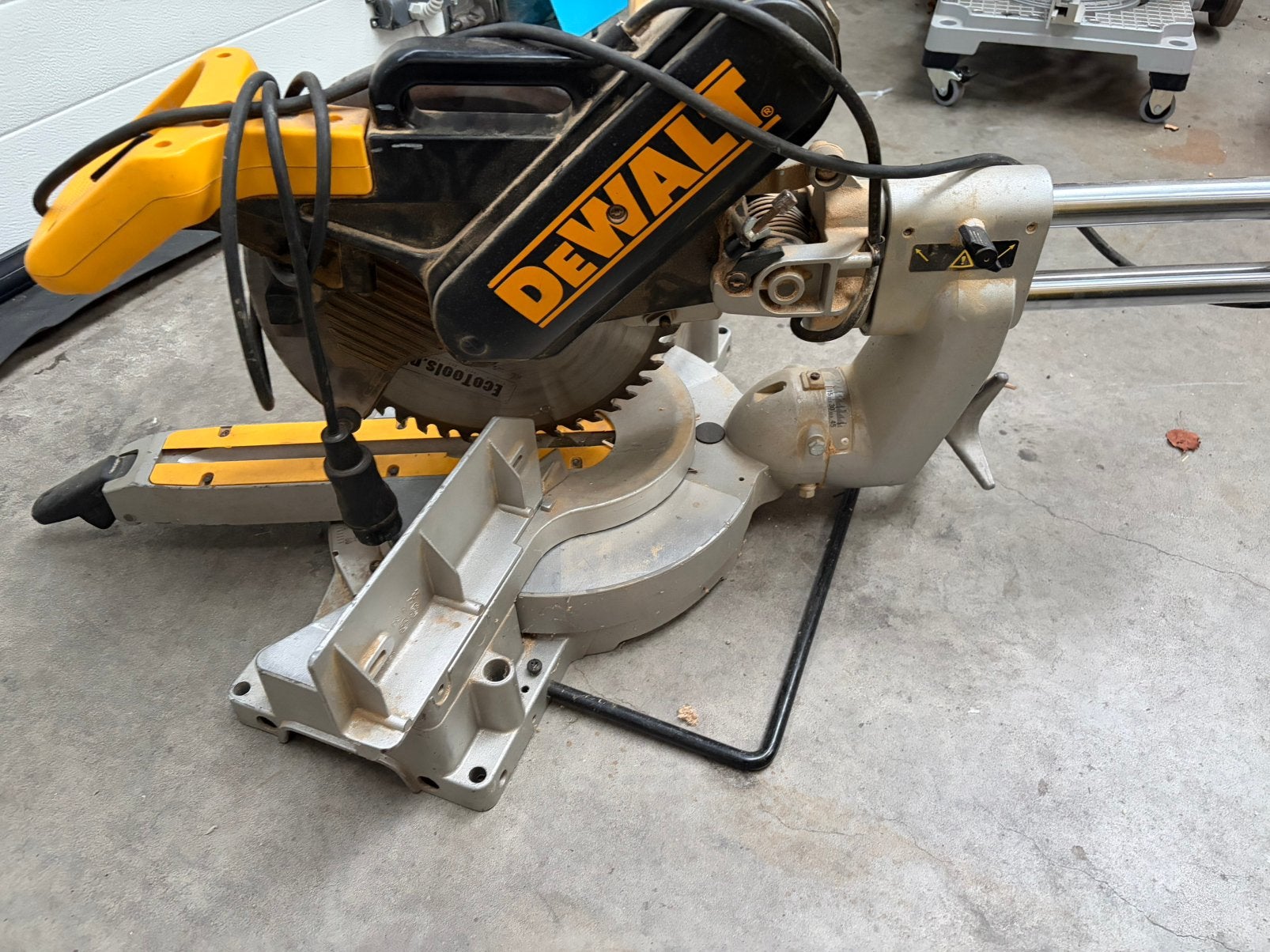 Dewalt afkortzaag