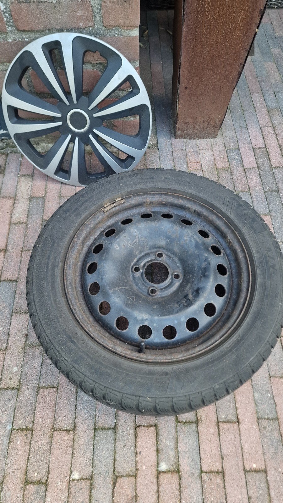 4 Viking winterbanden op stalen velgen, maat 205/55/R16, Ophalen, Gebruikt