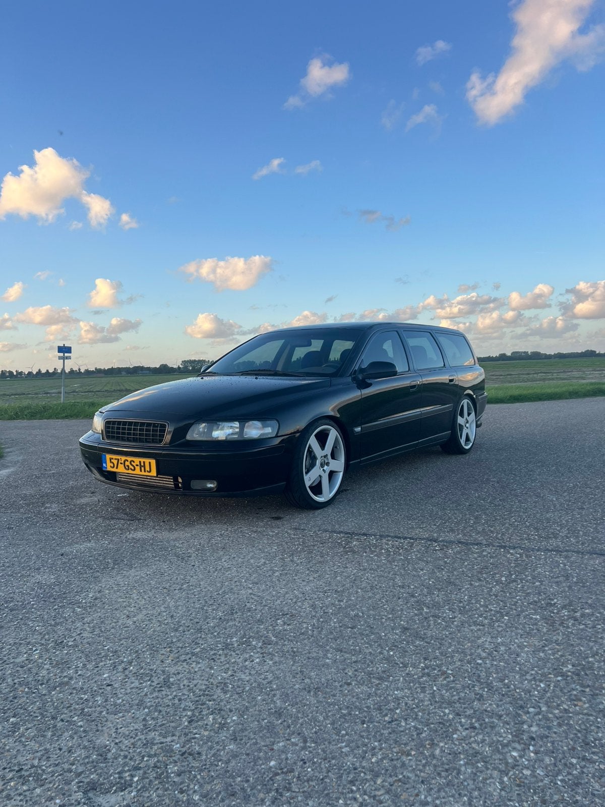Volvo V70 2.3 T-5 340PK AUT 2001 Zwart, Auto's, 1800 kg, 1574 kg, Zwart, Stationwagon