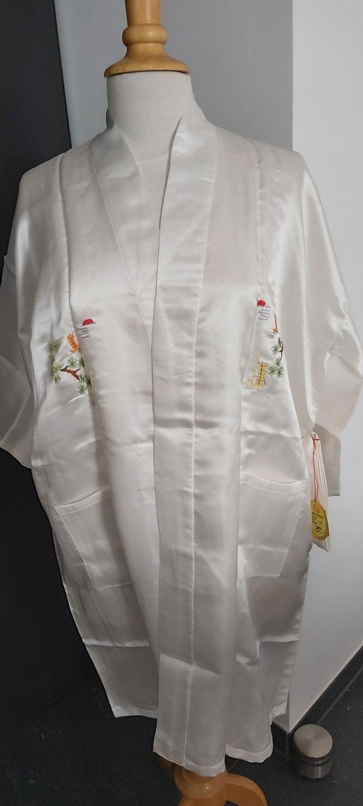 Witte kimono van zijde met handgeborduurde details, Golden Dragon, Ophalen of Verzenden, Nieuw
