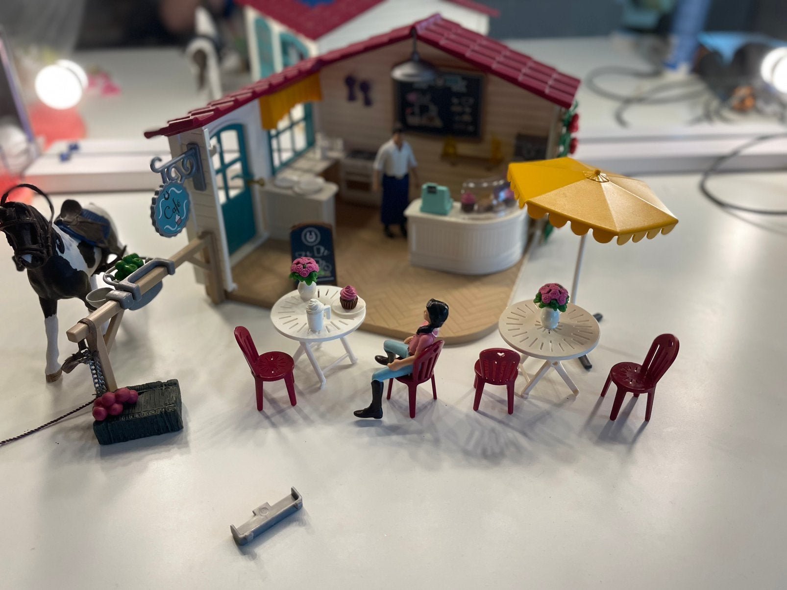 Schleich Horse Club Ruitercafé 42592, Ophalen of Verzenden, Zo goed als nieuw