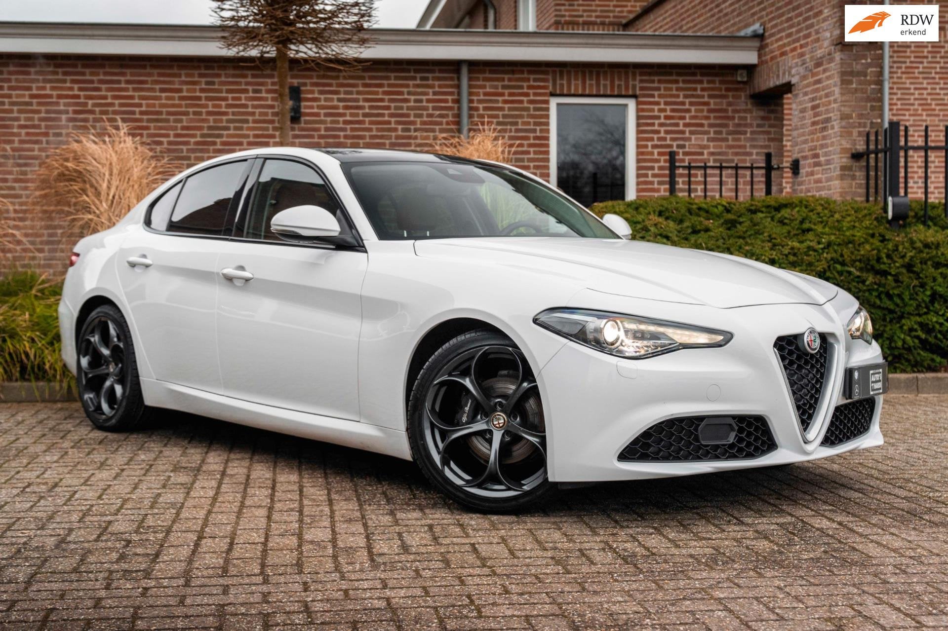Alfa Romeo Giulia 2.0T Super 200 PK Aut. Pano Keyless Half/L, Auto's, Alfa Romeo, Automaat, Achterwielaandrijving, 4 cilinders