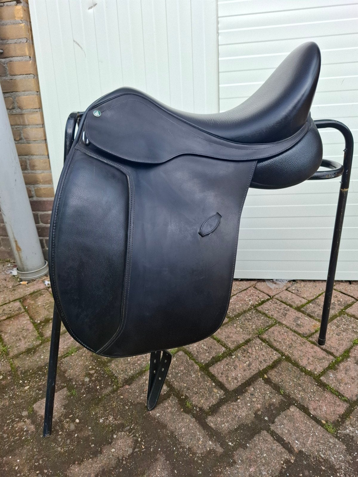 Arena dressuurzadel hoge schoft 17, Dieren en Toebehoren, Paarden en Pony's | Zadels, Dressuur, Ophalen of Verzenden, Zo goed als nieuw